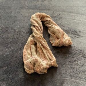 Light weight infinity scarf